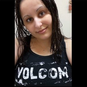 Most Comfortable Volcom Tank Top Ever! 🖤